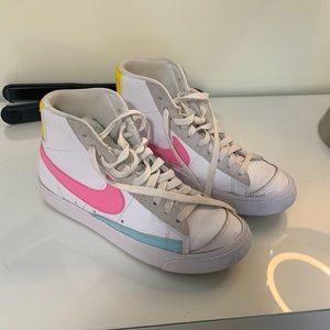 Women’s Nike Blazer Mid 77